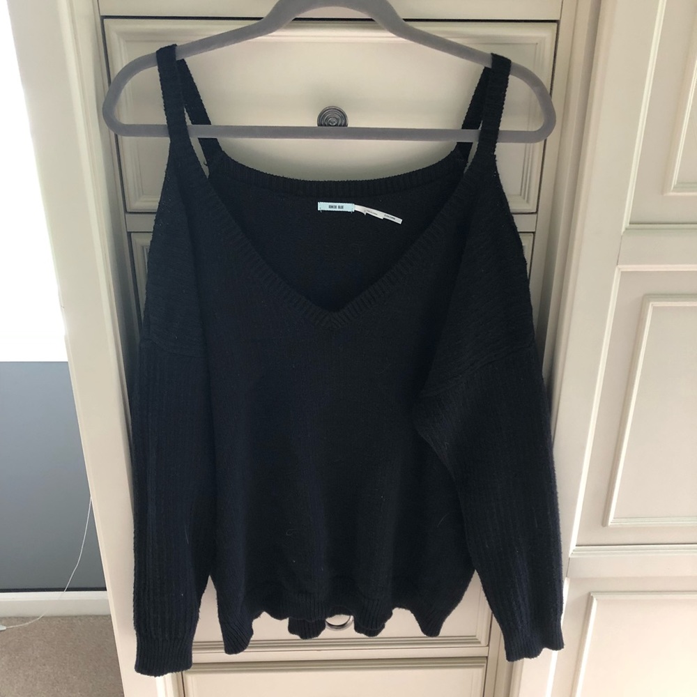 oversized sweater w cutouts